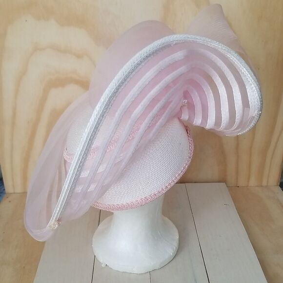 Elegant Pink/White Statement Hat - Picture 3 of 7